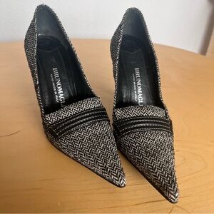 Bruno Magli Pointed Toe Herringbone Tweed Pumps EU 34